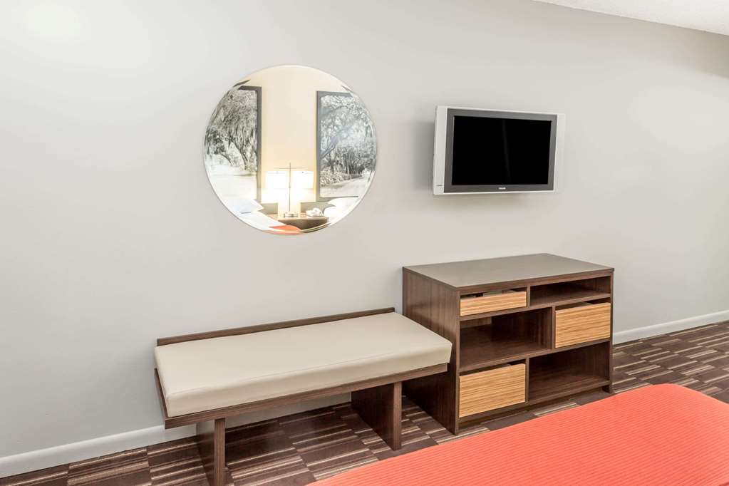 Super 8 by Wyndham Adel - photo 5