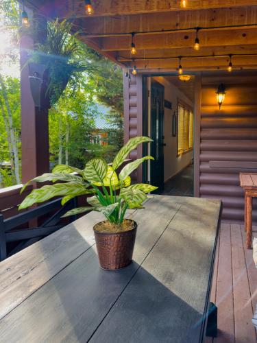 The Carriage House Walk To River Lake In Town 22035984 — Alliance