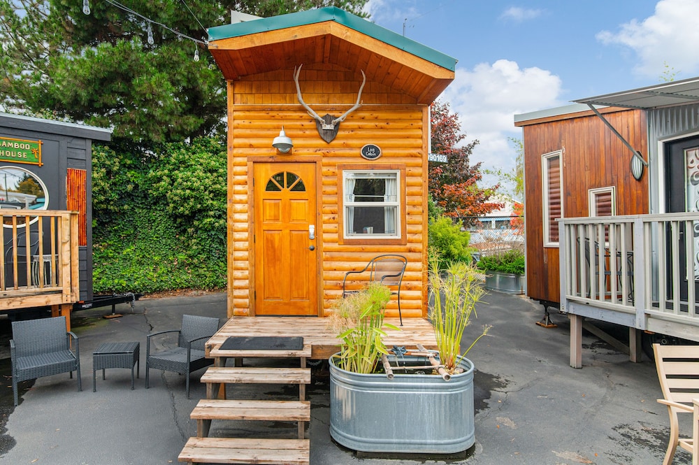 Tiny Digs Hotel of Tiny Houses - photo 99