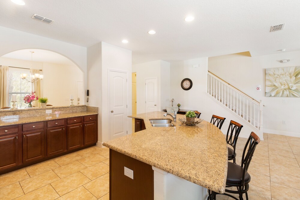 6 Bedrooms 5 Bathrooms Solterra 4193 Od - photo 28