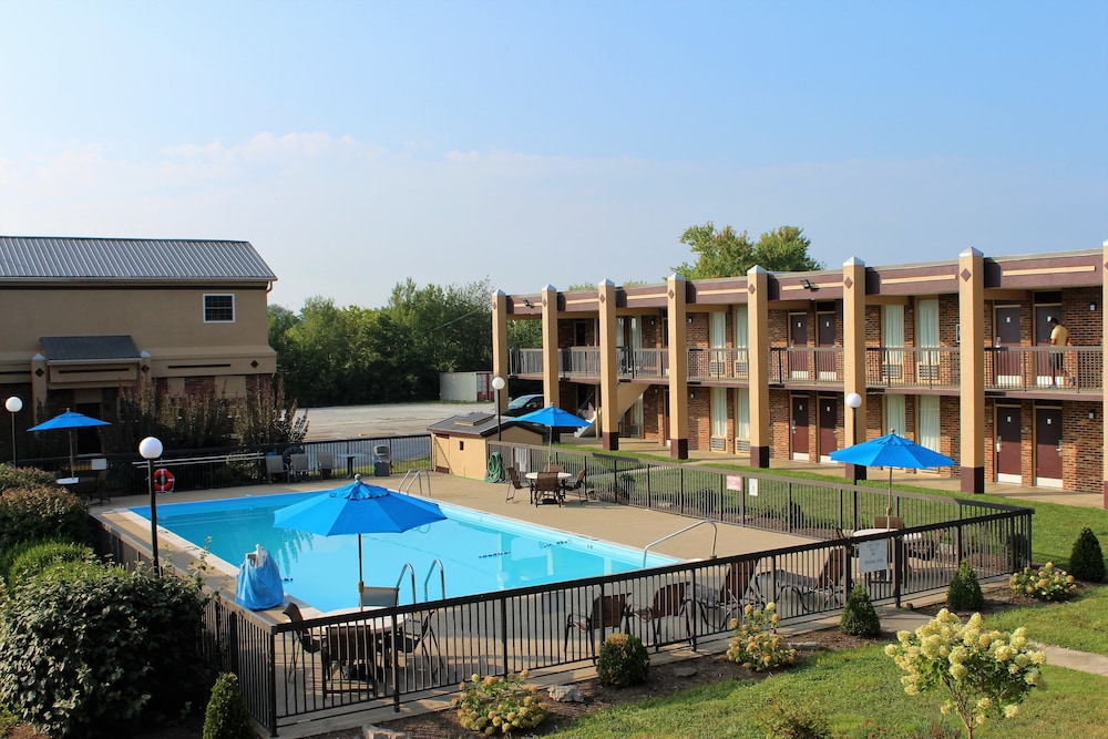 Bluegrass Inn - photo 32
