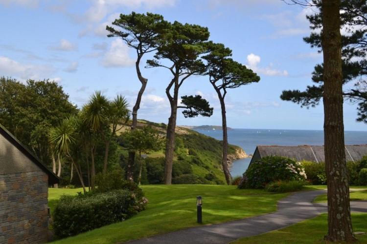 Luxury Home on Maenporth Estate Next to the Beach — 4-Star Luxury Hotel in Falmouth, United Kingdom