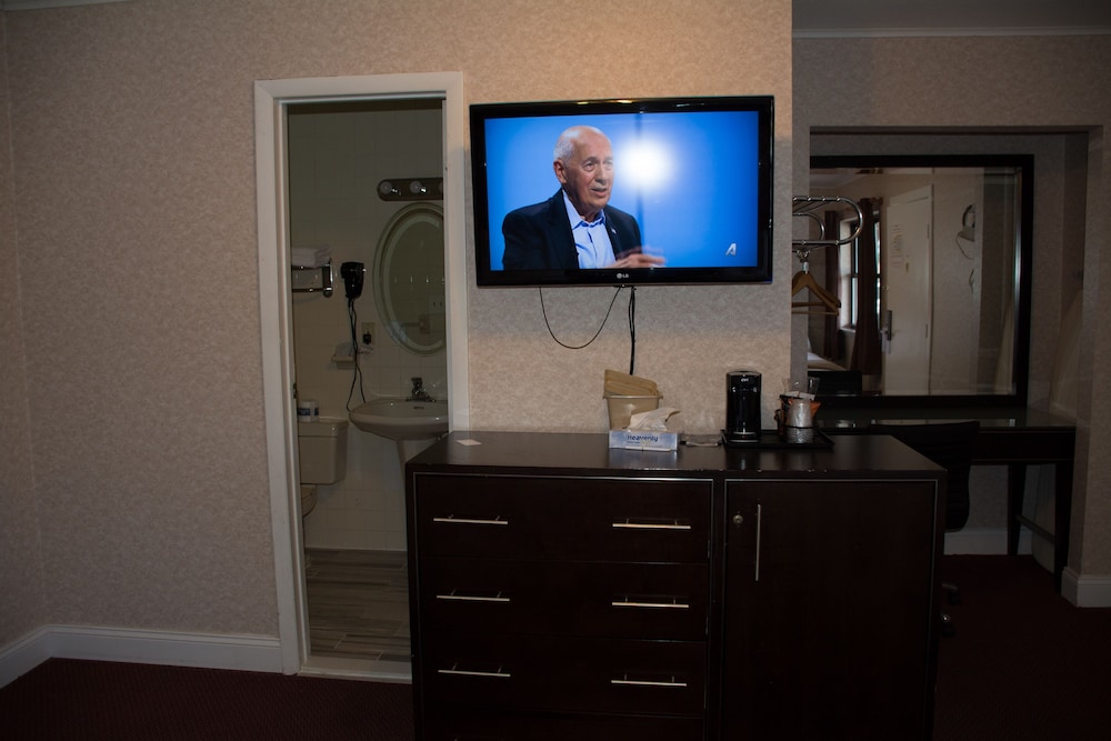 Atlantic Inn & Suites - photo 28