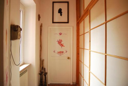 Two Room Apt. Under the Aqueduct's Arch in Pigneto — 4-Star Luxury Hotel in Rome, Italy