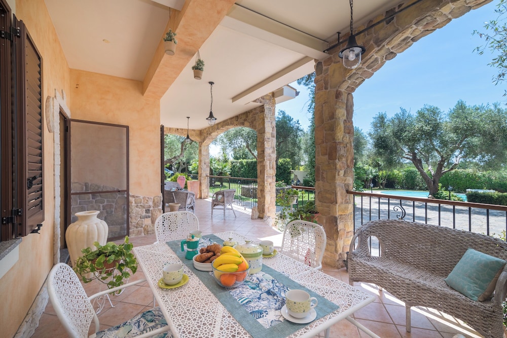 Dimora Patrizia with Pool - carbon neutral hotel in Alghero