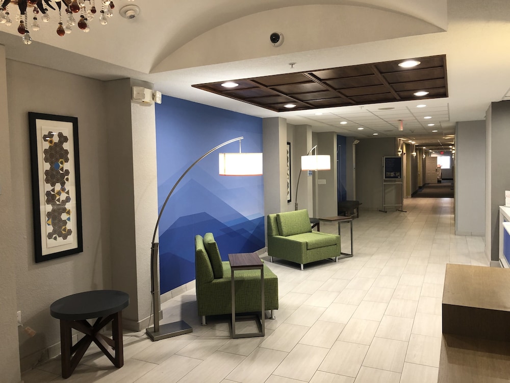 Holiday Inn Express & Suites West Palm Beach Metrocentre by IHG - photo 82