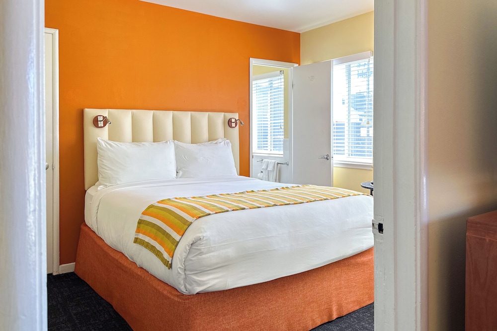 Hotel Del Sol - photo 15