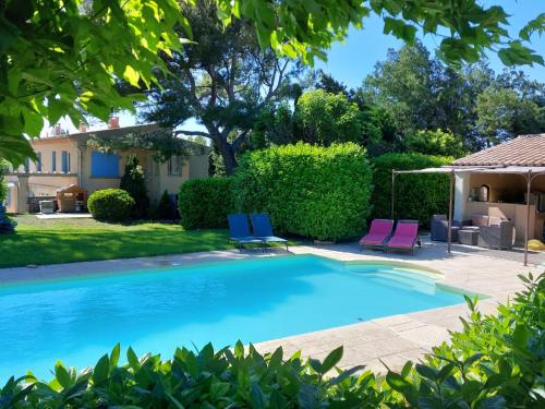 Le Domaine Des Pins — Tulette