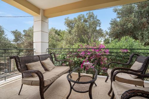 Casa Miranda — 4-Star Luxury Hotel in Valsamata, Greece