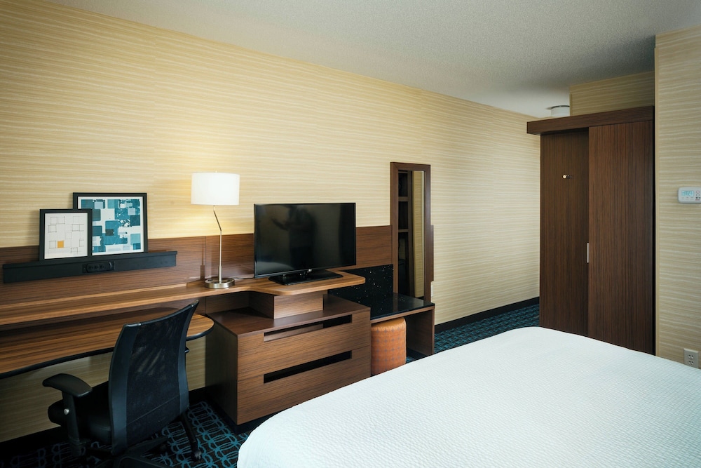 Fairfield Inn & Suites by Marriott Tacoma DuPont - photo 8