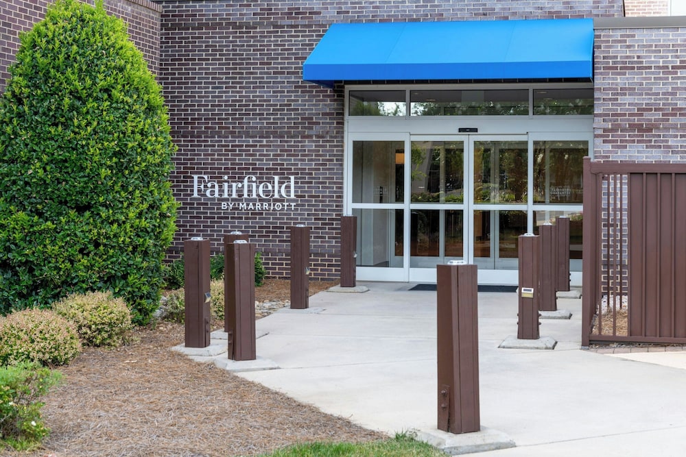 Fairfield Inn and Suites by Marriott Charlotte Airport in Charlotte, United States