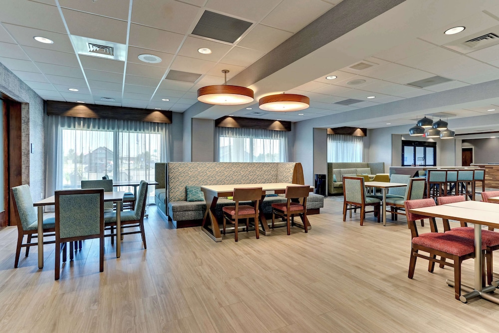 Hampton Inn Lebanon - photo 13