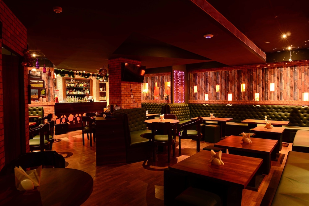 Hotel Shoolin Grand — hotel in Guwahati