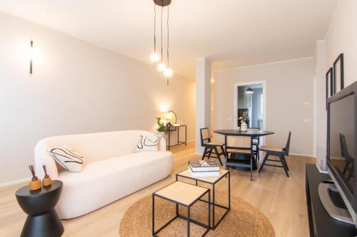 Appartamento Regina Lake Como View — 4-Star Luxury Hotel in San Gregorio, Italy