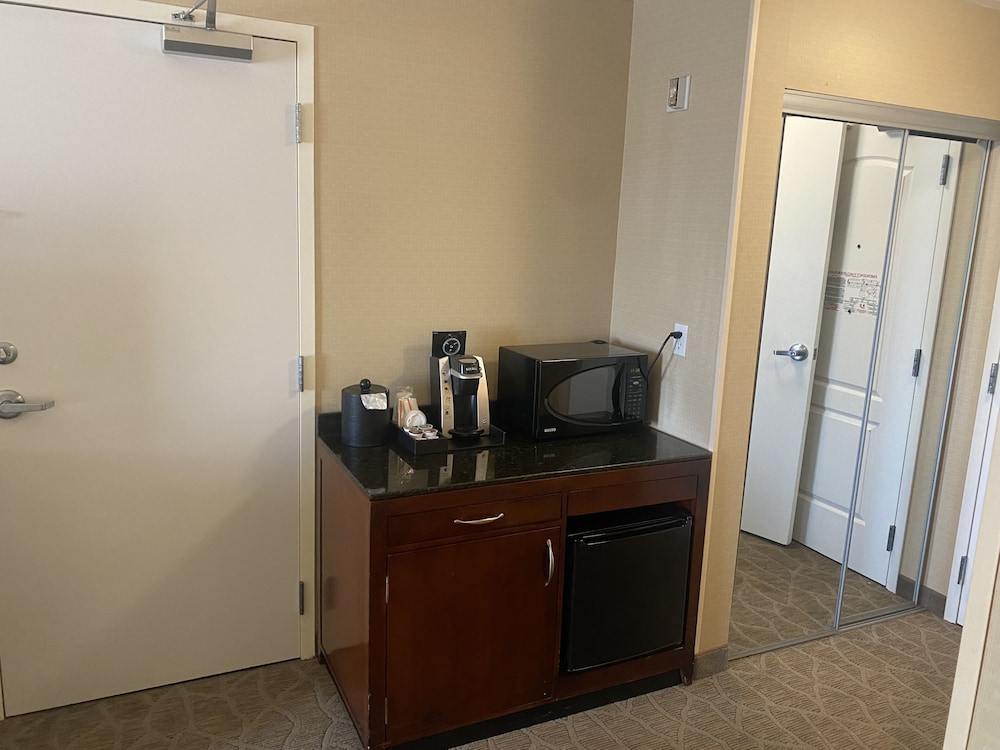 Hilton Garden Inn Palmdale - photo 11