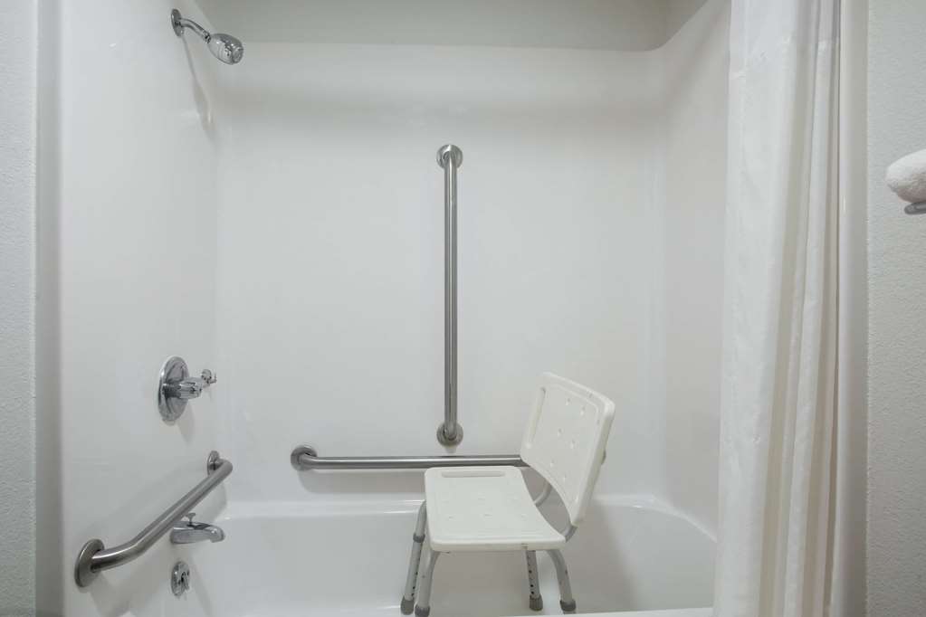 Super 8 by Wyndham Fort Madison - photo 5