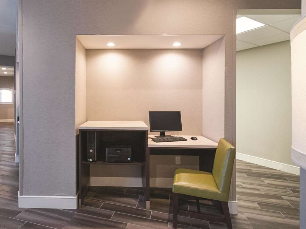 La Quinta Inn & Suites by Wyndham Orem University Pwy Provo - photo 66
