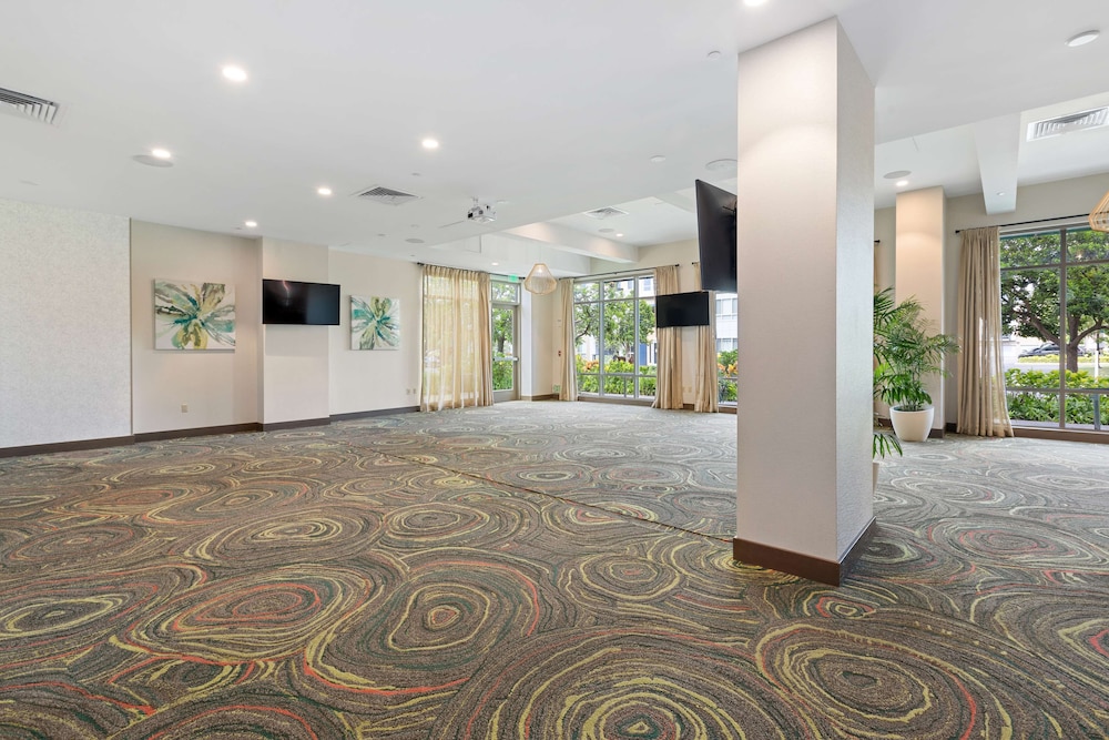 Embassy Suites By Hilton Oahu Kapolei - photo 73