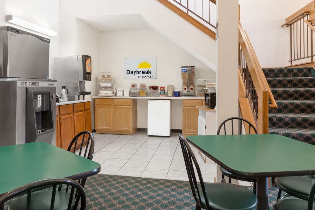 Days Inn by Wyndham Concordia - photo 15