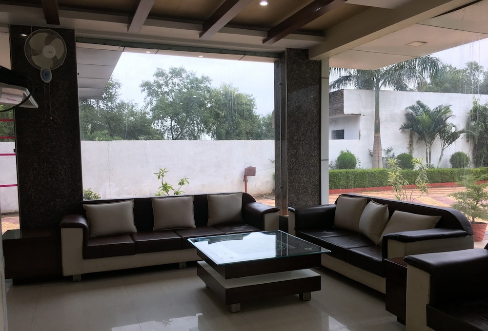 Hotel Aryan Inn Lalitpur — hotel in Lalitpur