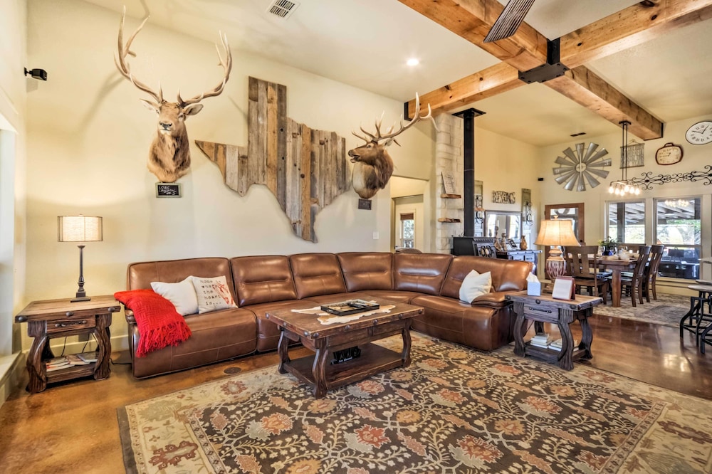 Secluded Country Hideaway w Fire Pit & Pool — Blanco — photo 3