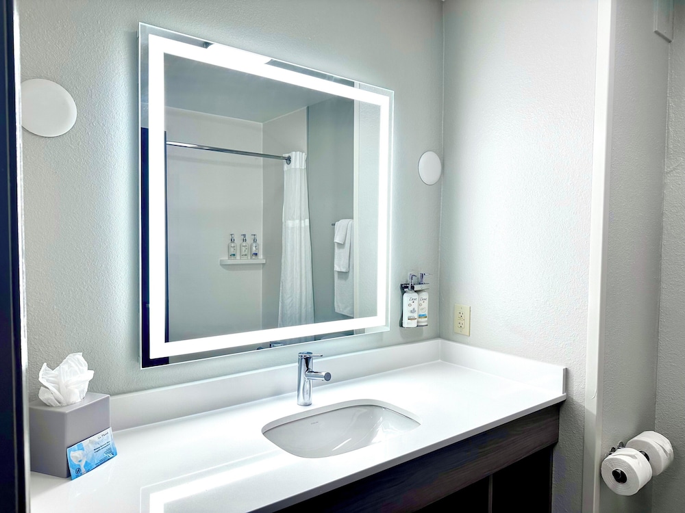 Holiday Inn Express Hotel & Suites Hinesville East Fort Stewart - photo 83