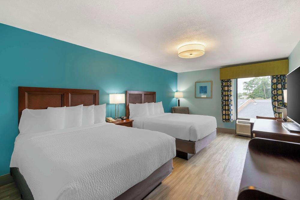 Baymont Inn And Suites Myrtle Beach - photo 15