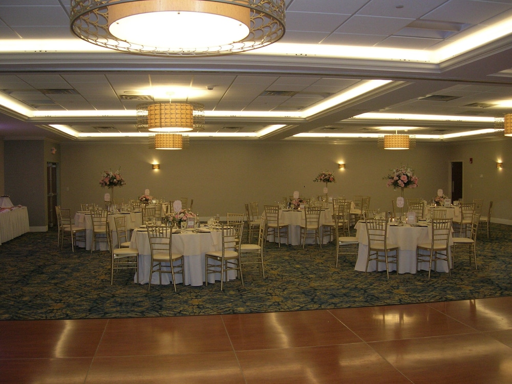 Crowne Plaza Suites Pittsburgh South by IHG - photo 62