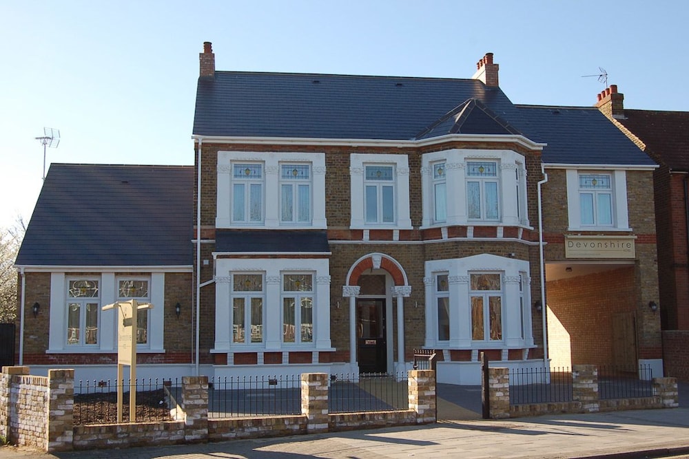 Devonshire Hotel — hotel in Hornchurch