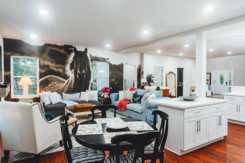Beach Retreat 4900 Sqft F1 VR Sim Up to 21 guests — hotel in Long Branch