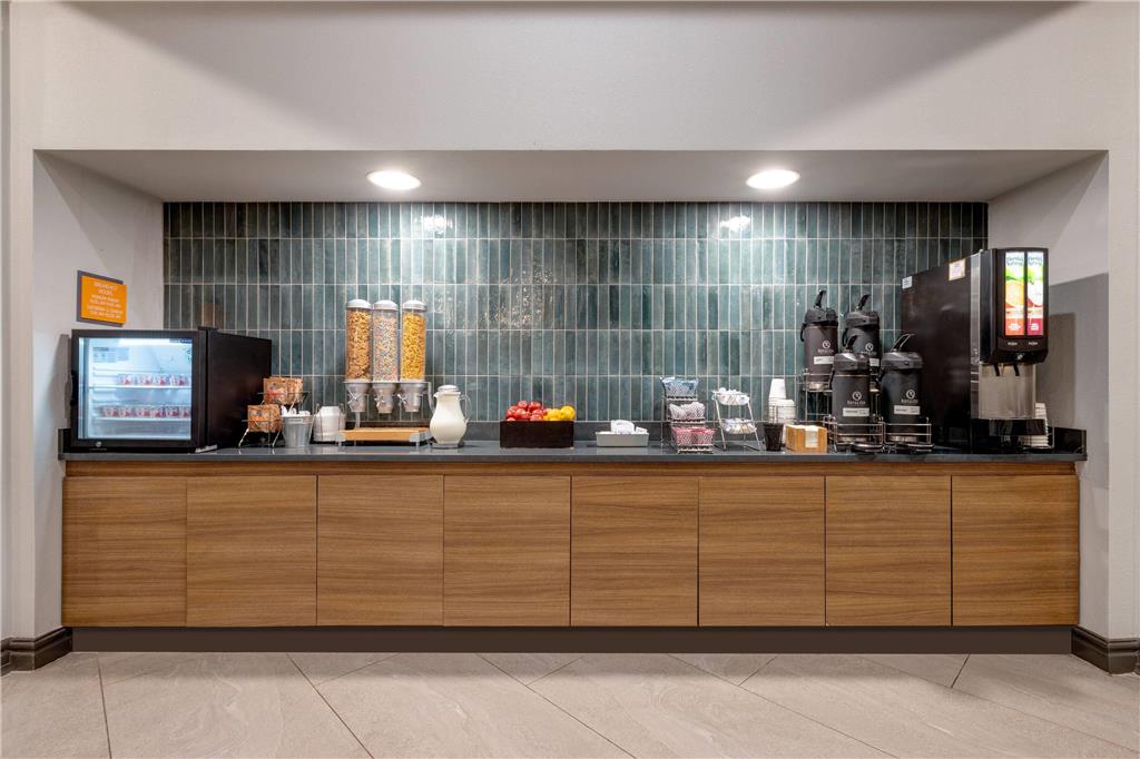 La Quinta Inn & Suites by Wyndham Sherman - photo 51