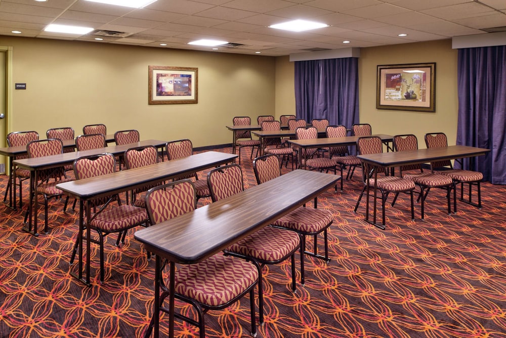 Hampton Inn & Suites Rifle - photo 51