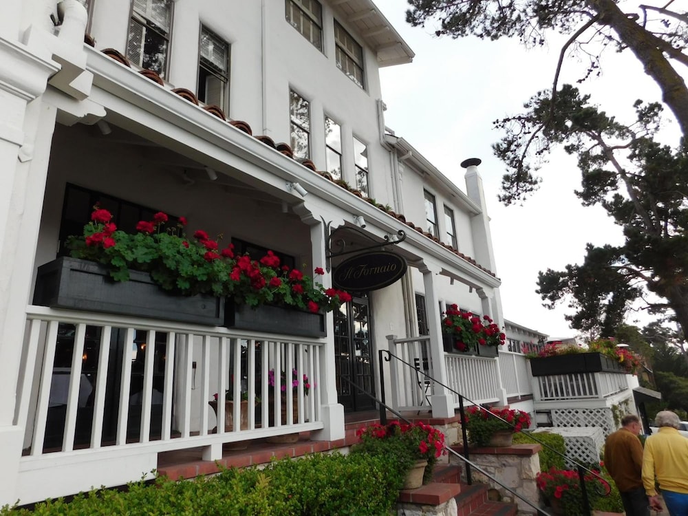Tally Ho Inn - photo 15
