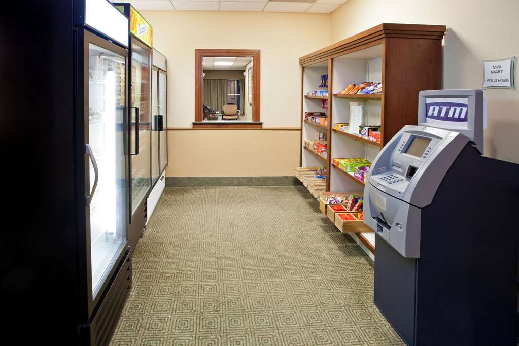 La Quinta Inn & Suites by Wyndham Bannockburn Deerfield - photo 35