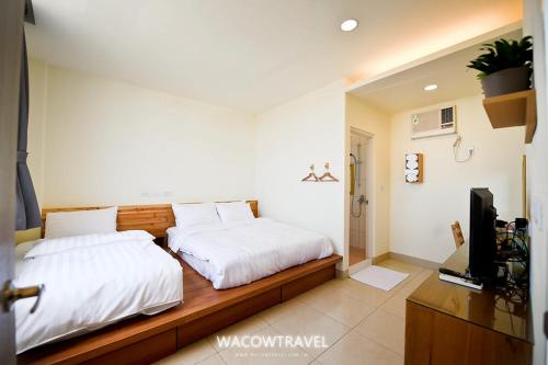 Super Hotel - carbon neutral hotel in Unknown City