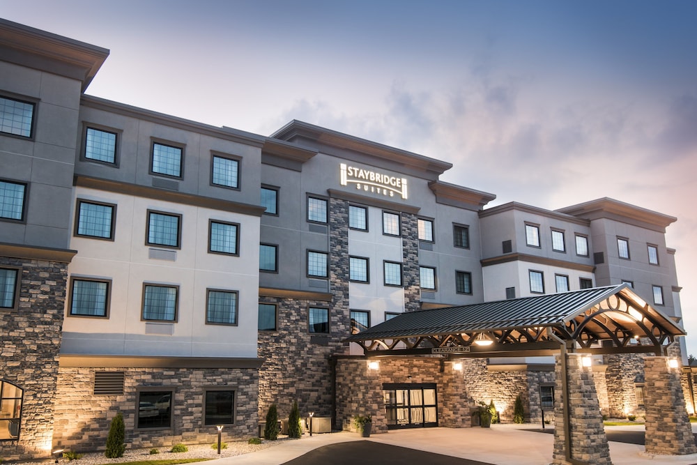 Staybridge Suites Wisconsin Dells Lake Delton an IHG Hotel - featured photo