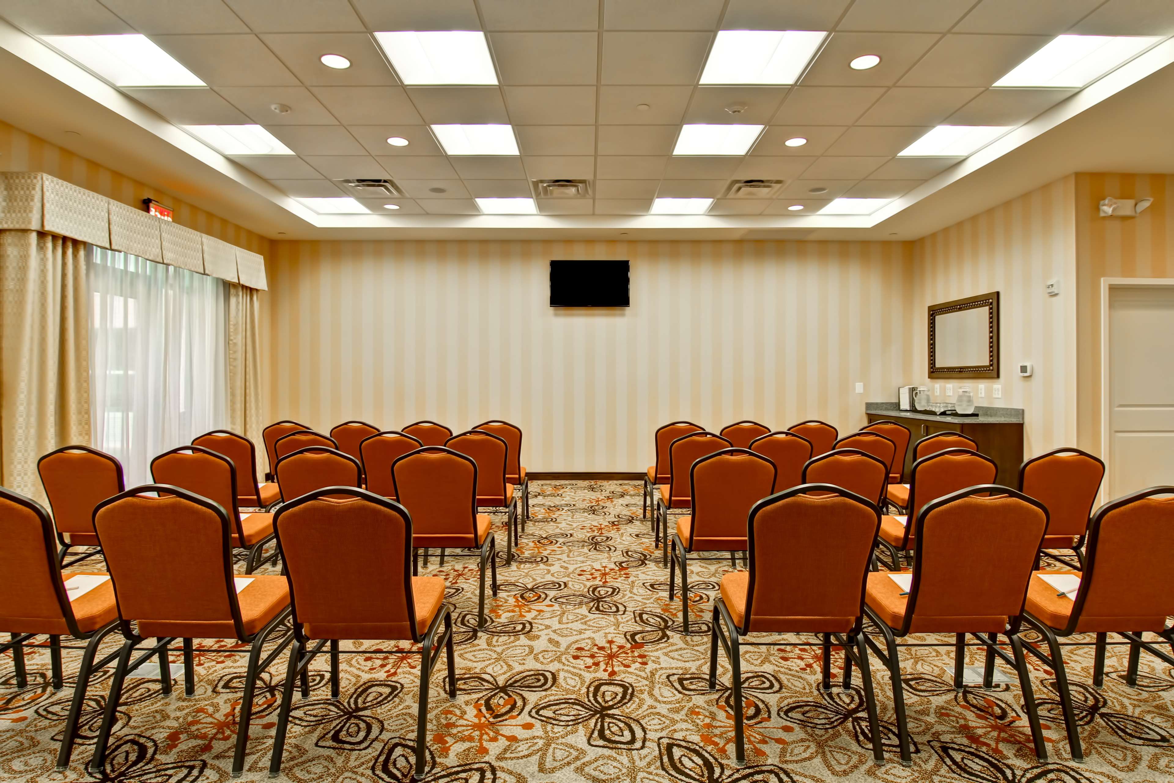 Homewood Suites by Hilton Woodbridge - photo 12