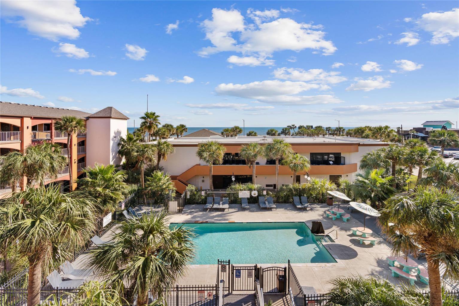 Clarion Pointe Galveston Beachfront - photo 36