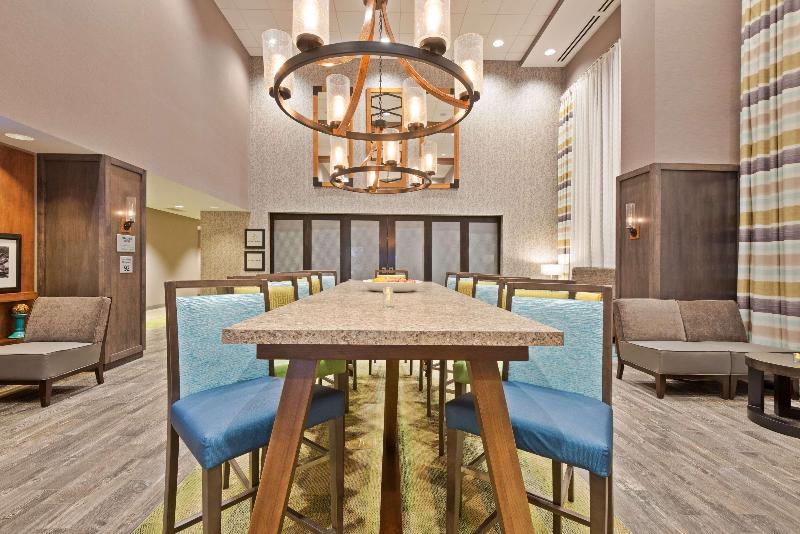 Hampton Inn & Suites North Huntingdon Irwin - photo 5
