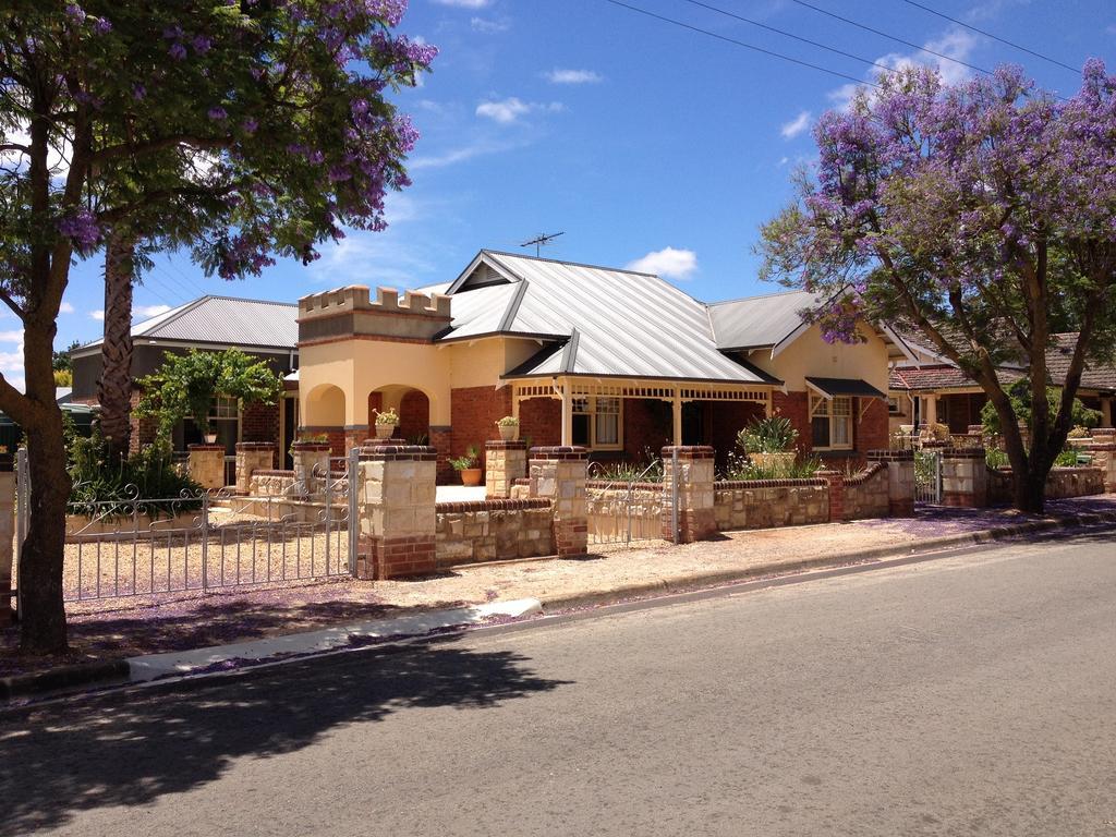 Apartments on Fiedler — 4-Star Luxury Hotel in Tanunda, Australia