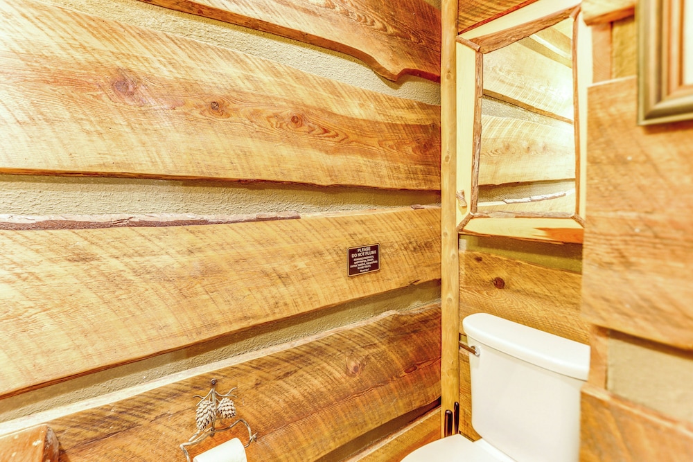 Cozy Ellijay Cabin Hot Tub Yard and Resort Access - photo 12
