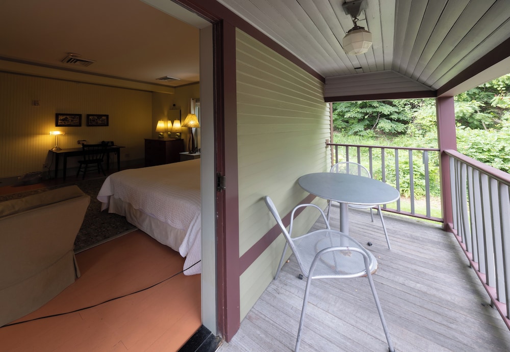 The Porches Inn at Mass MoCA - photo 11