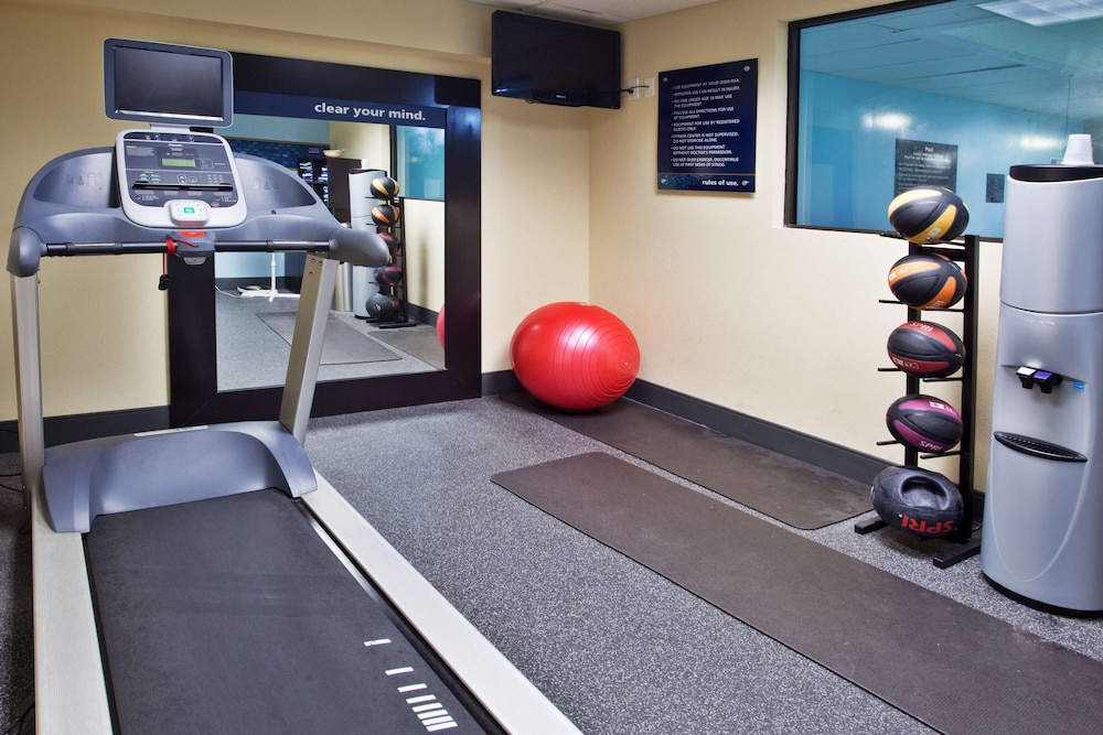 Hampton Inn Columbus East - photo 32