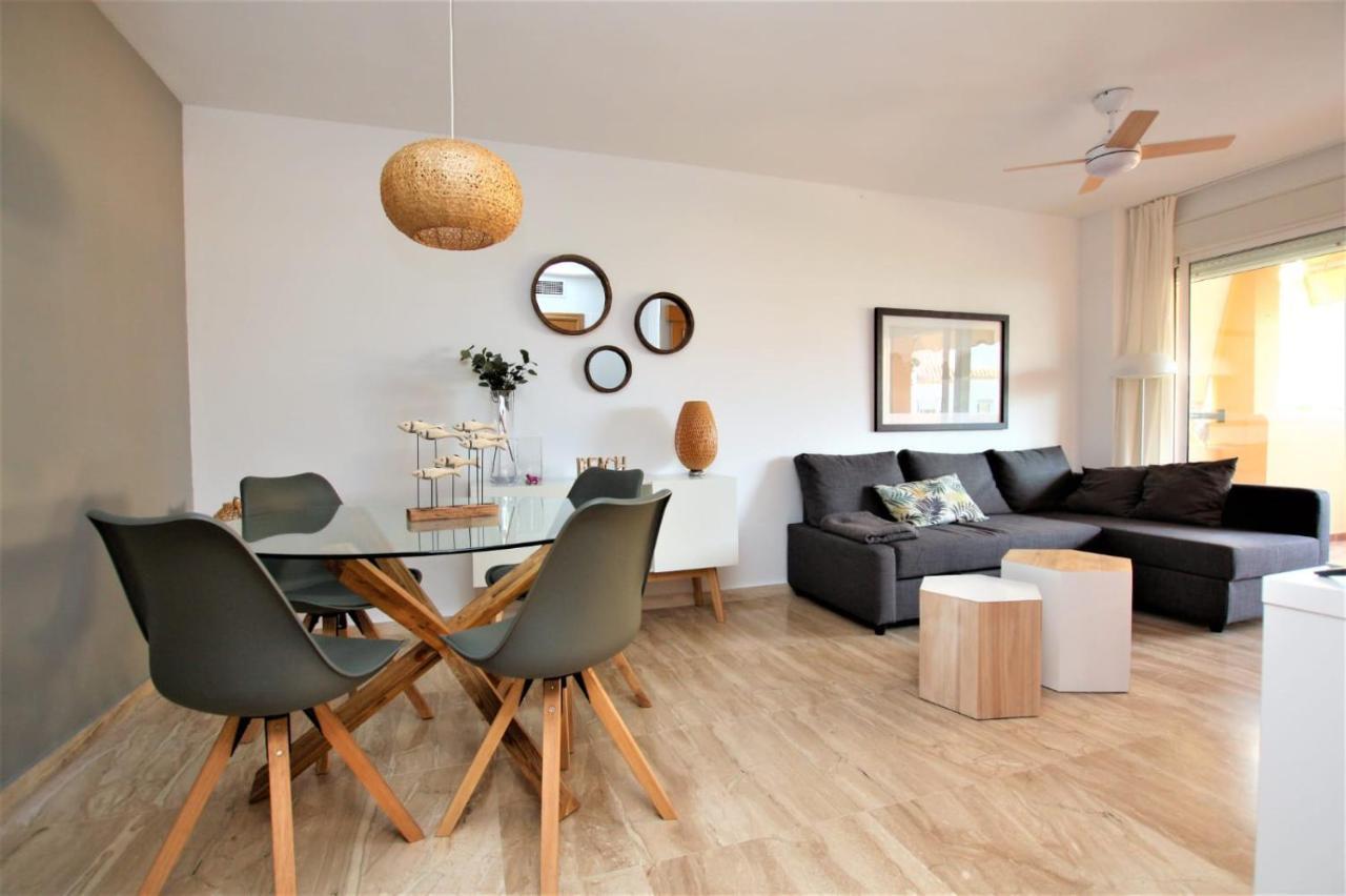 Apartamento Beachfront La Jacaranda — 4-Star Luxury Hotel in Marbella, Spain