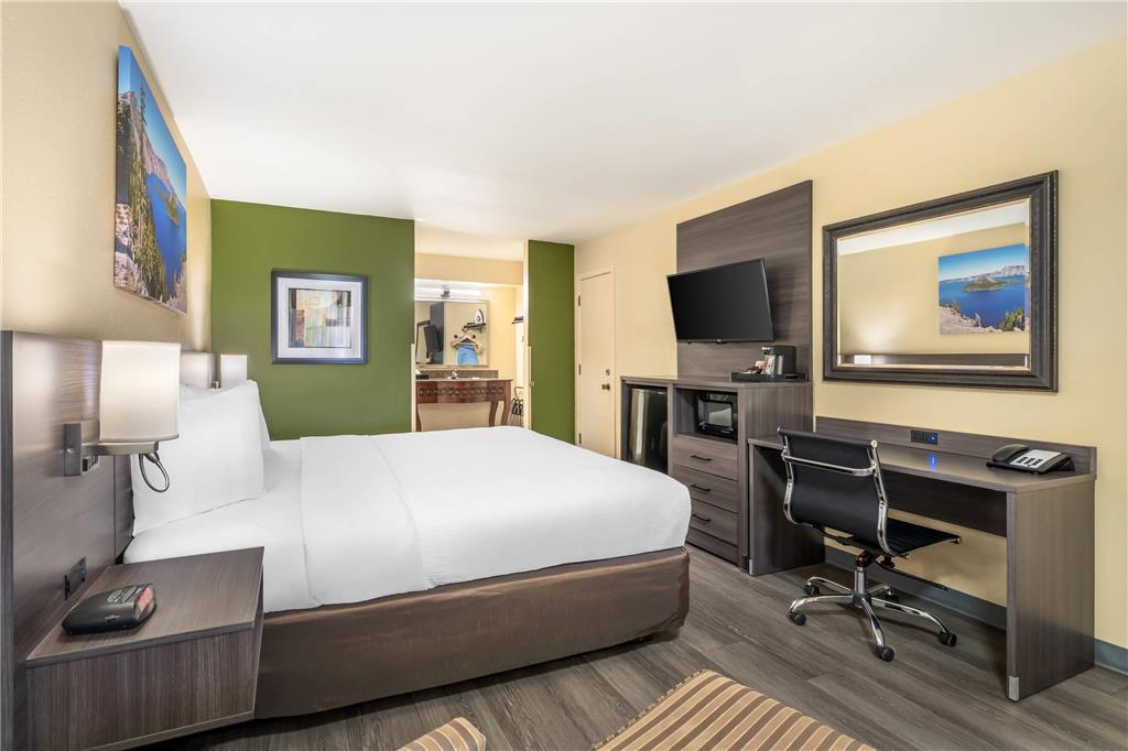 Quality Inn Klamath Falls Crater Lake Gateway - photo 17