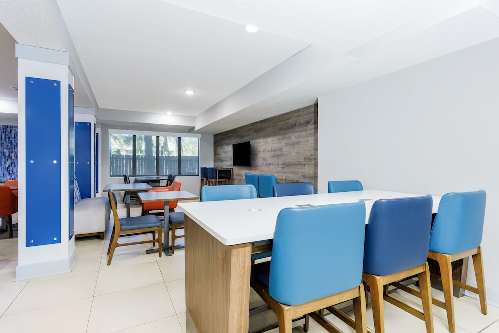 Holiday Inn Express & Suites Jacksonville Atlantic Beach by IHG - photo 38