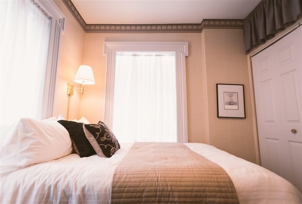 The Mount Vernon Inn - photo 7