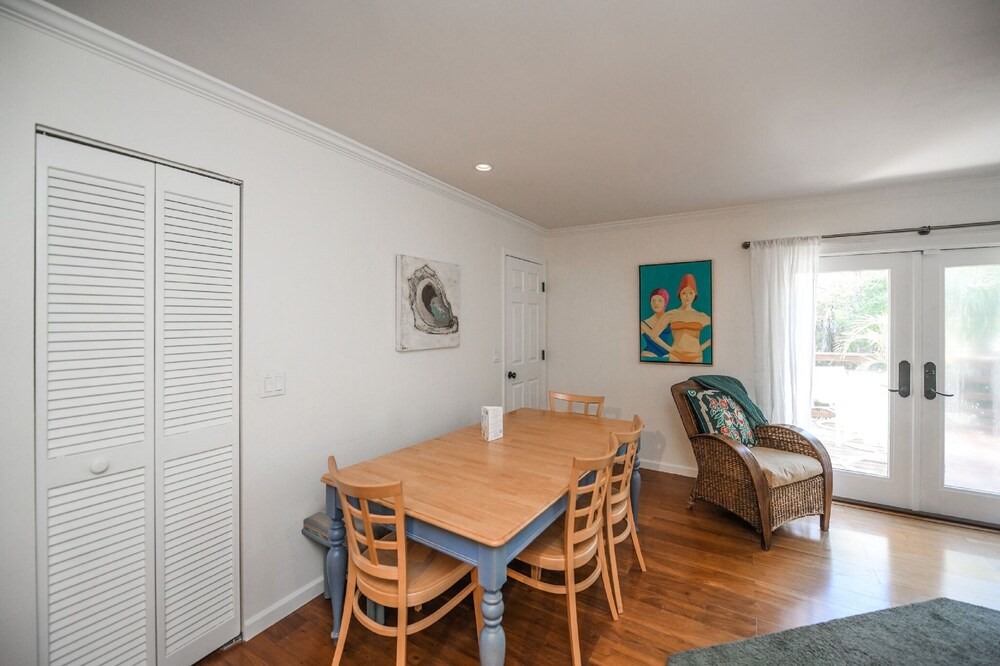 Banana Cabana and Cottage - photo 24