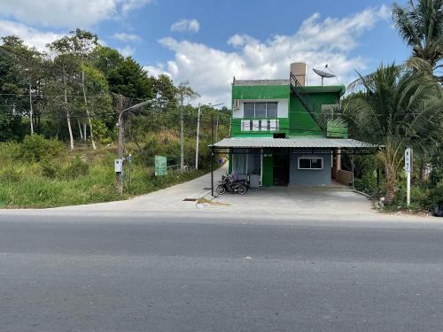 Bangreen Naiyang Hotel in Suwannaphum, Thailand