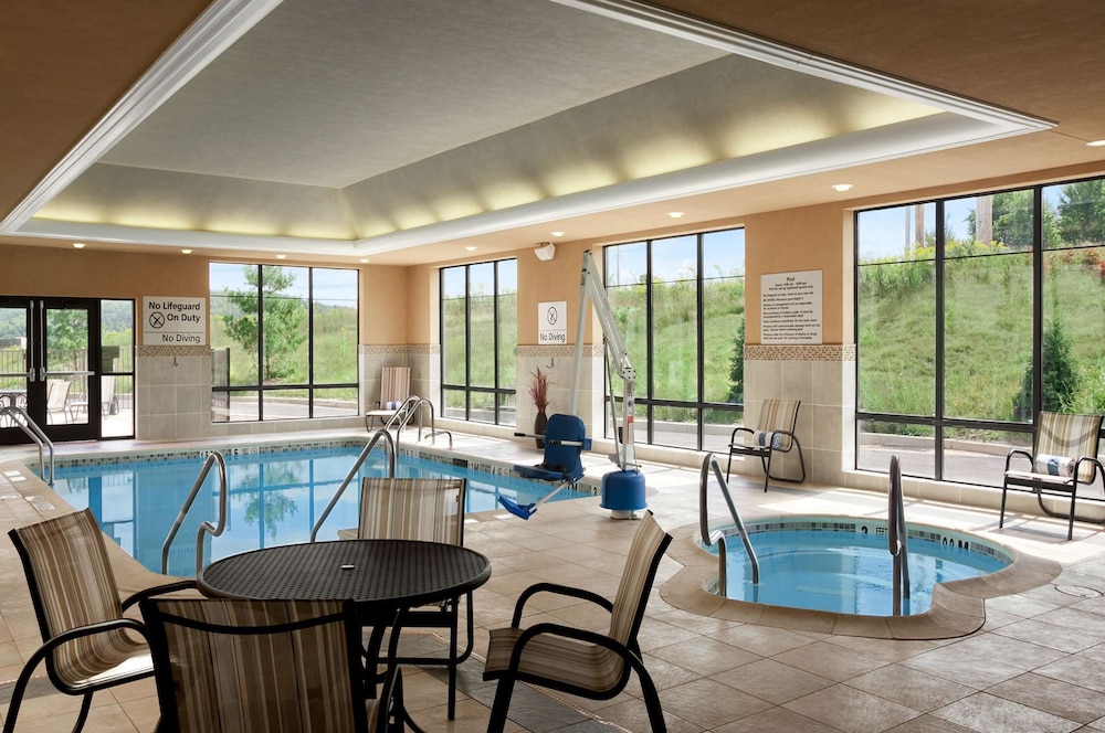 Hampton Inn & Suites Mansfield - photo 15